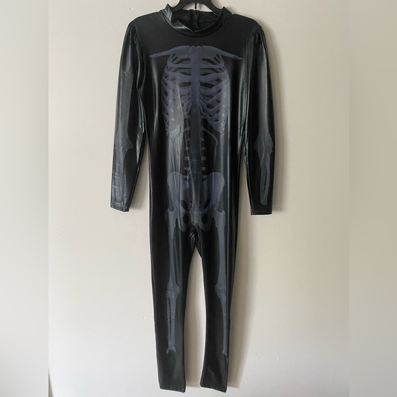 Woman’s Halloween Skeleton Costume - Picture 4 of 9